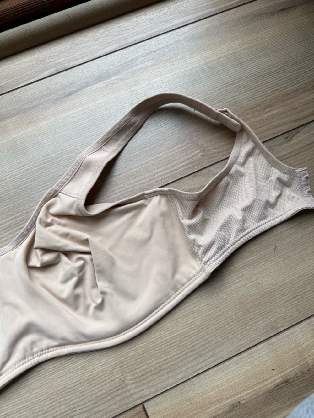 Wacoal Sport 38DD bra - Picture 7 of 8